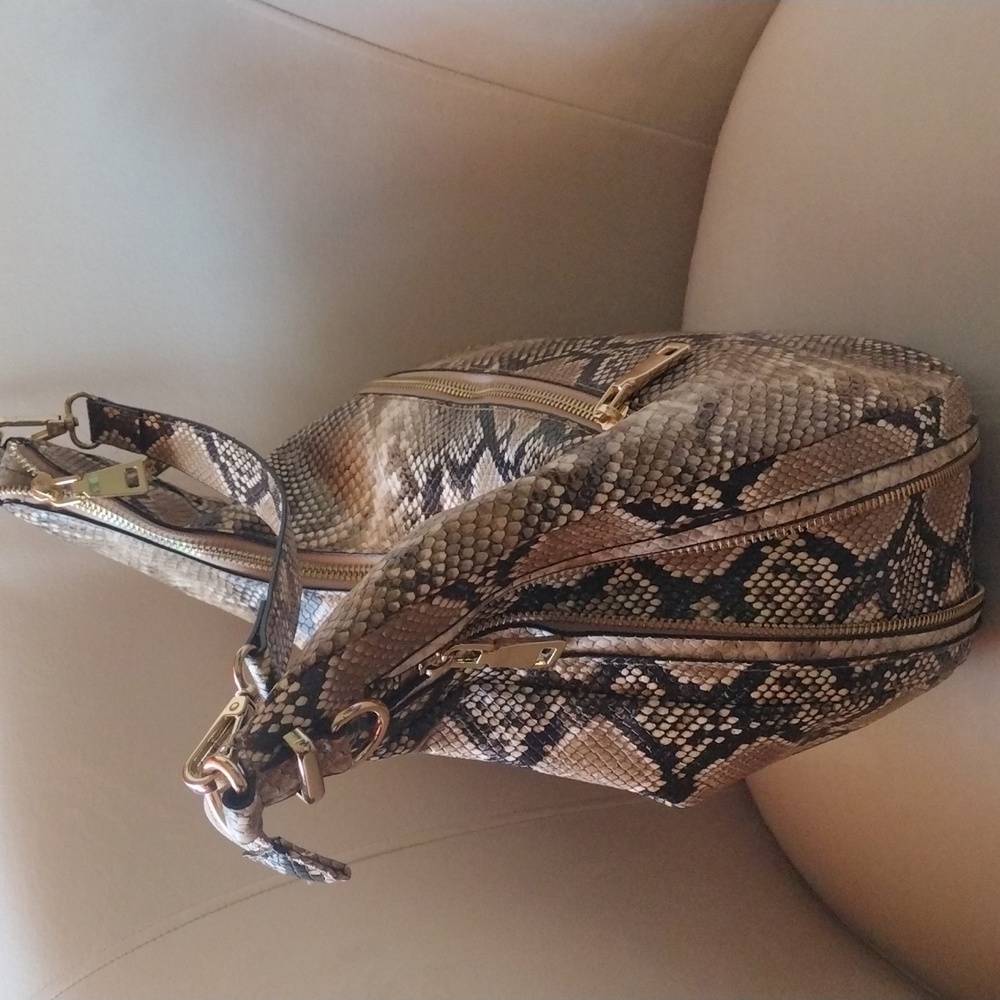 Handbag - Picture 3 of 6